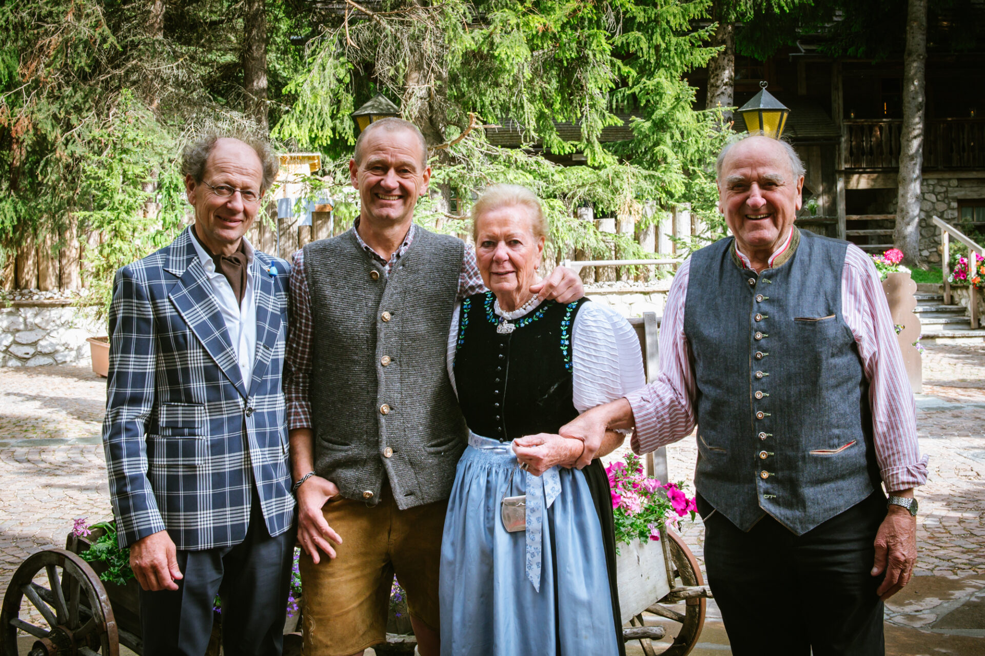 La famiglia Costa decorative image