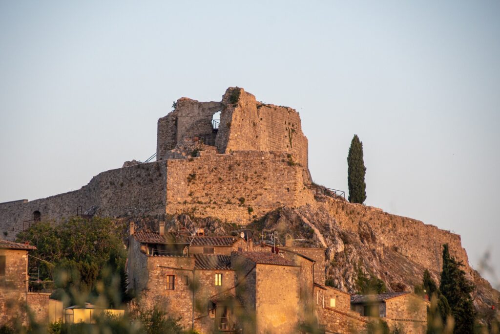 veduta panoramica della rocca aldobrandesca